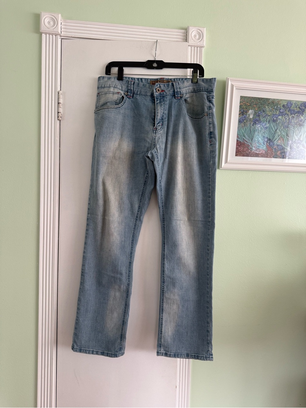 Light Wash Men’s Straight Jeans